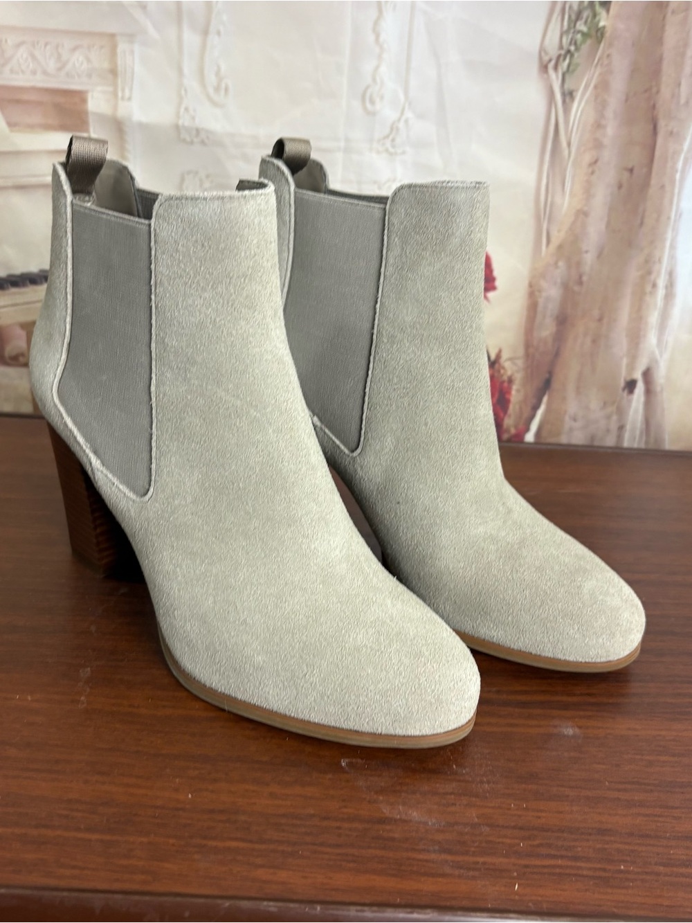 NEW Michael Kors Light Gray Suede Chelsea Ankle Boot - Picture 2 of 10